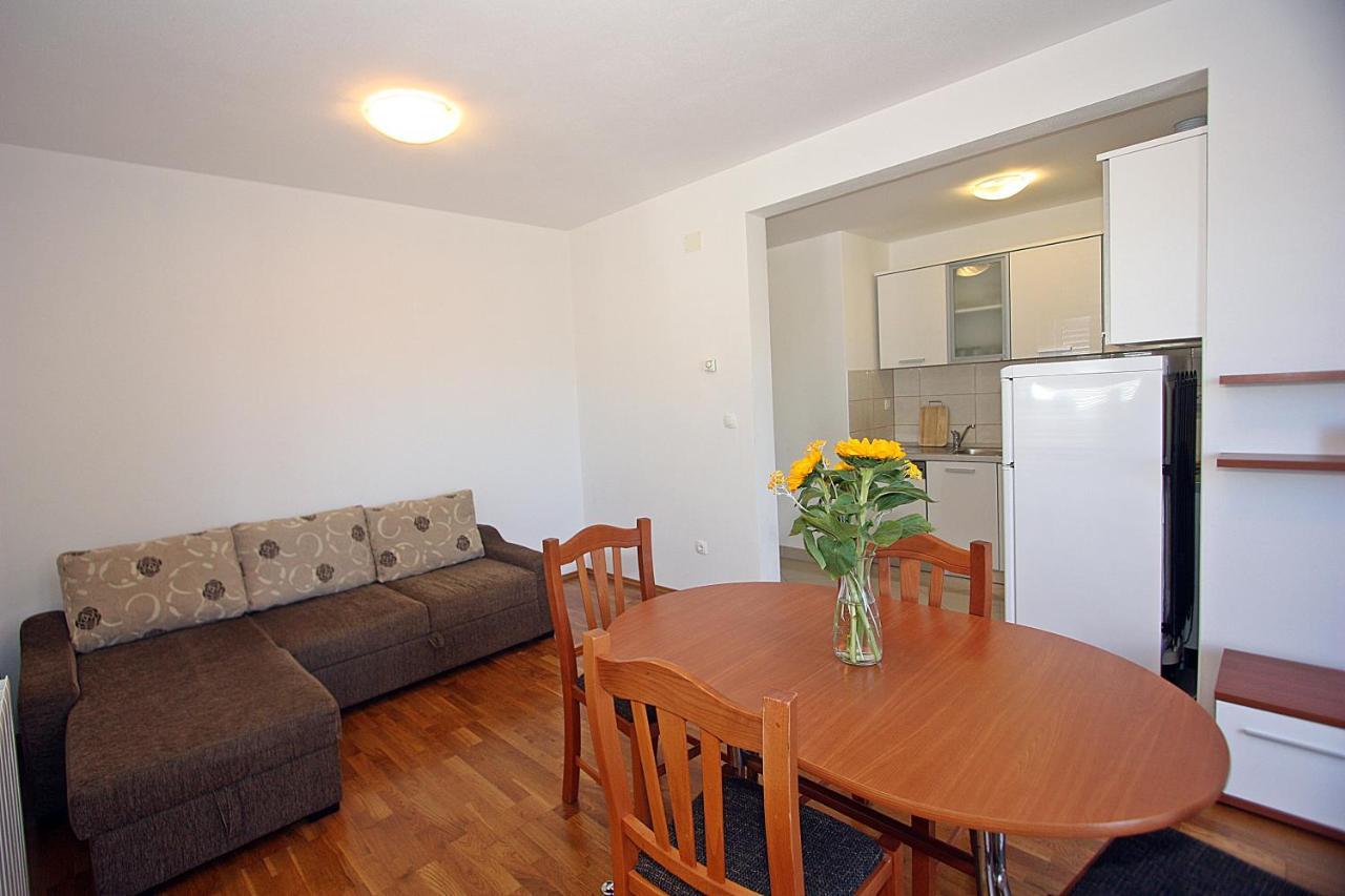 Apartments Ella Supetar Exterior photo